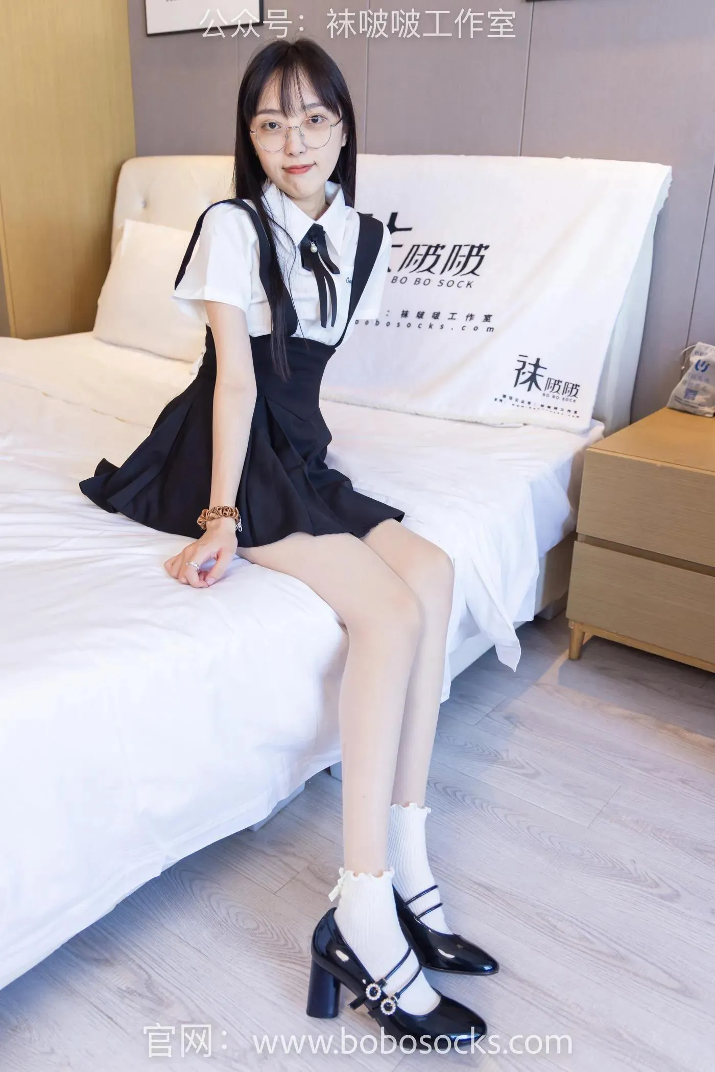 [BoBoSocks袜啵啵]NO.121 稚予-高跟鞋、白棉袜、肉丝 [138P]插图2